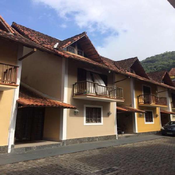 Casa triplex fino padrão, São Sebastião - Petrópolis -