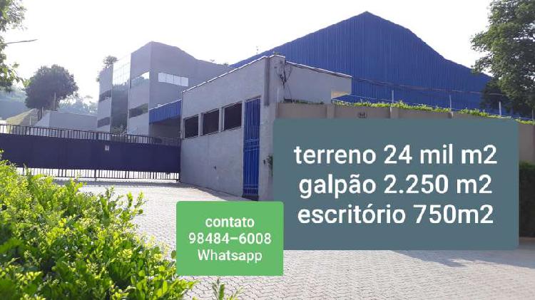 Galpão/Prédio inteiro para aluguel e venda possui 2250 m2