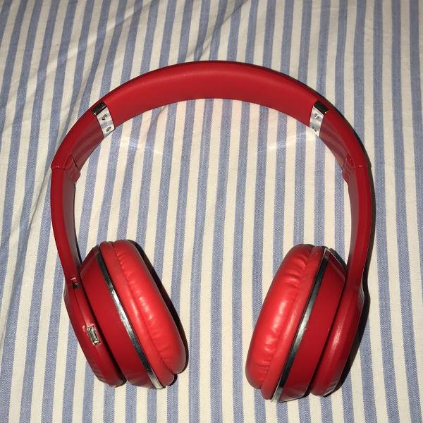headphone vermelho bluetooth e com cabo