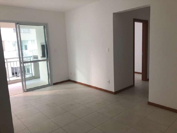 Apartamento para venda possui 70 metros quadrados com 2