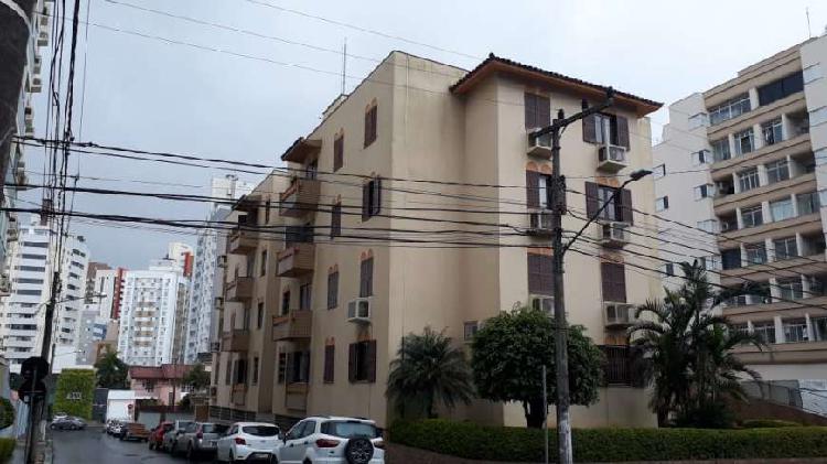 Barbada! Lindo apto de 3 quartos no Centro | Criciúma