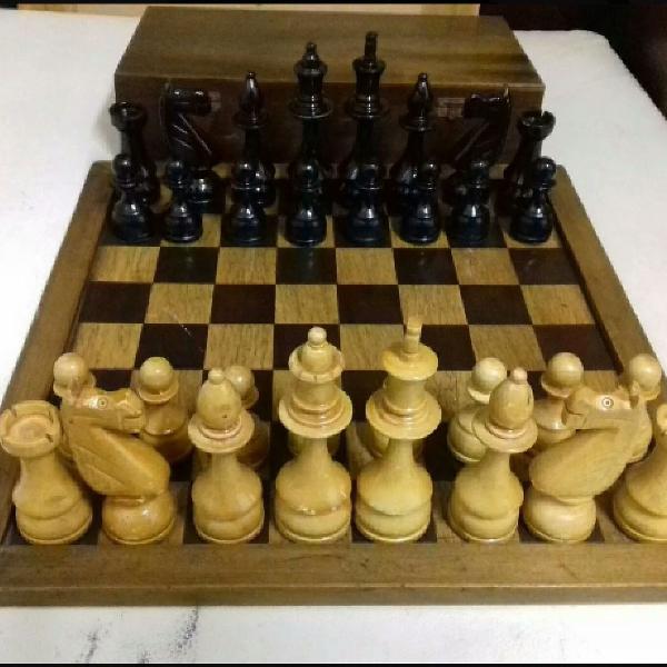 antigo jogo de xadrez Madeira raridade