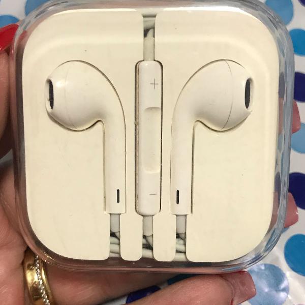 apple earpods + adaptador lightning para fone de ouvido