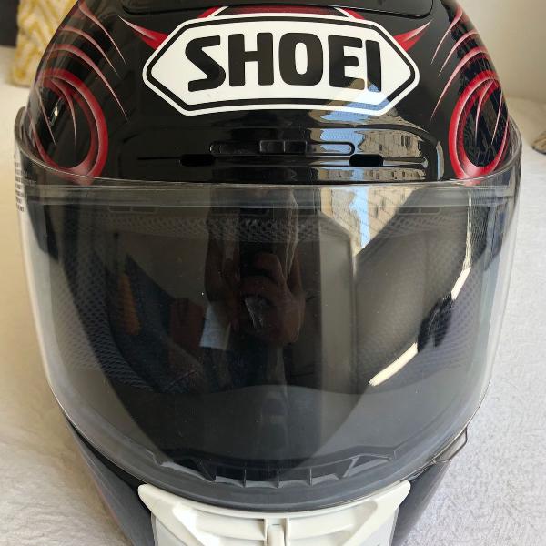 capacete shoei vermelho e branco