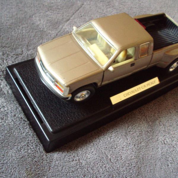 miniatura pick-up chevrolet chevy 1/24