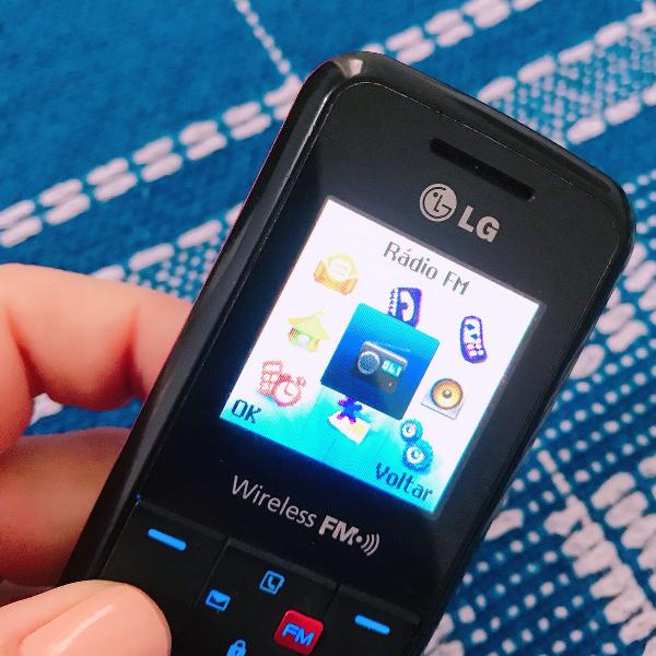 celular lg wireless fm