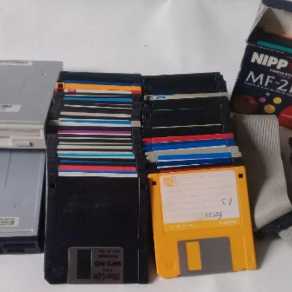 02 drives de disquetes antigos + de 80 disquetes - no estado