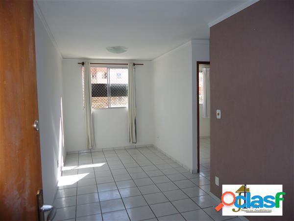 Apartamento 2 quartos, região rica em comércio - B.