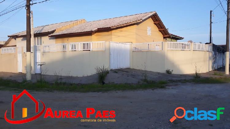 Casa a venda em Peruibe, com 02 dormitórios