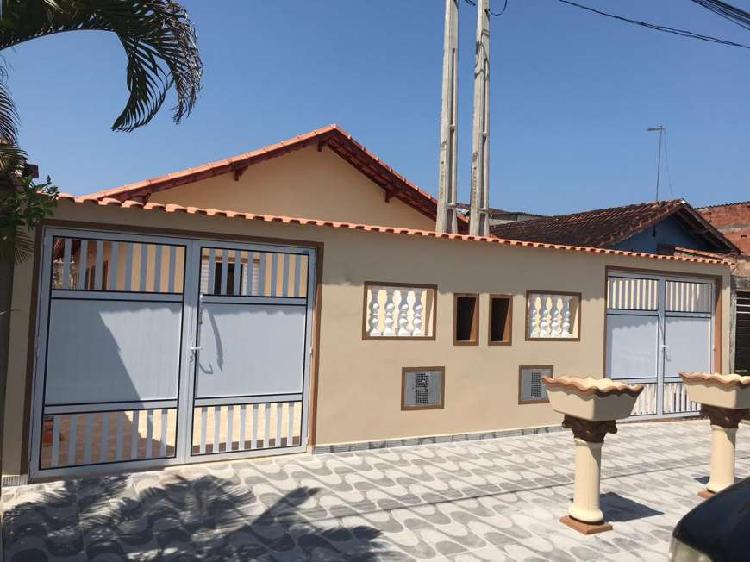 Linda casa á venda em Mongaguá no Bairro Plataforma