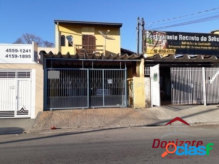 Ótima casa na Avenida Tancredo Neves