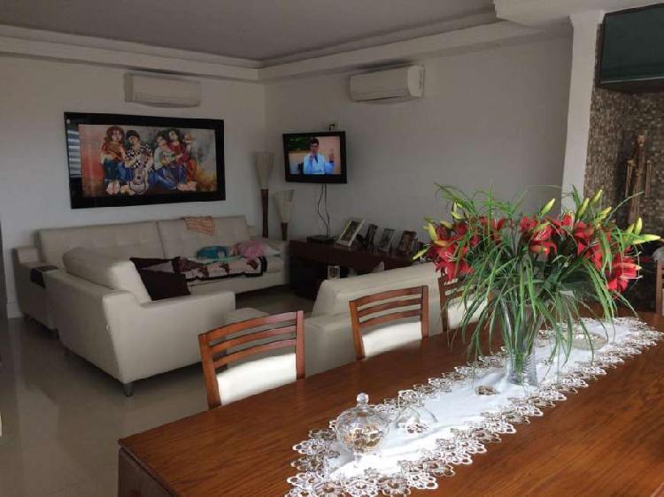 Apartamento para venda tem 200 metros quadrados com 3