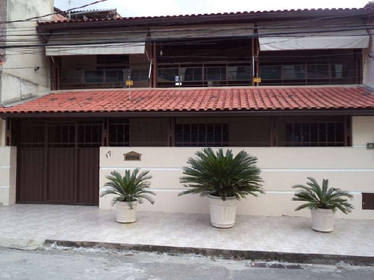 Casa com 3 quartos, Suíte e Churrasqueira em Campo Grande.