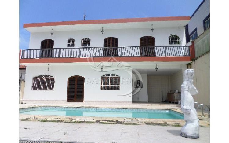 Casa para venda com 300 metros quadrados com 6 quartos em