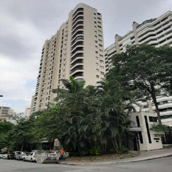 Apartamento para venda com 165 metros quadrados com 3