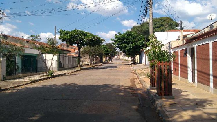 CASA TÉRREA, VILA ANGÉLICA, 10 METROS DE FRENTE