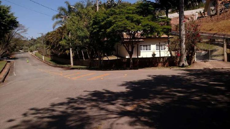 Casa estilo chácara em condomínio por R$ 1.300.000,00