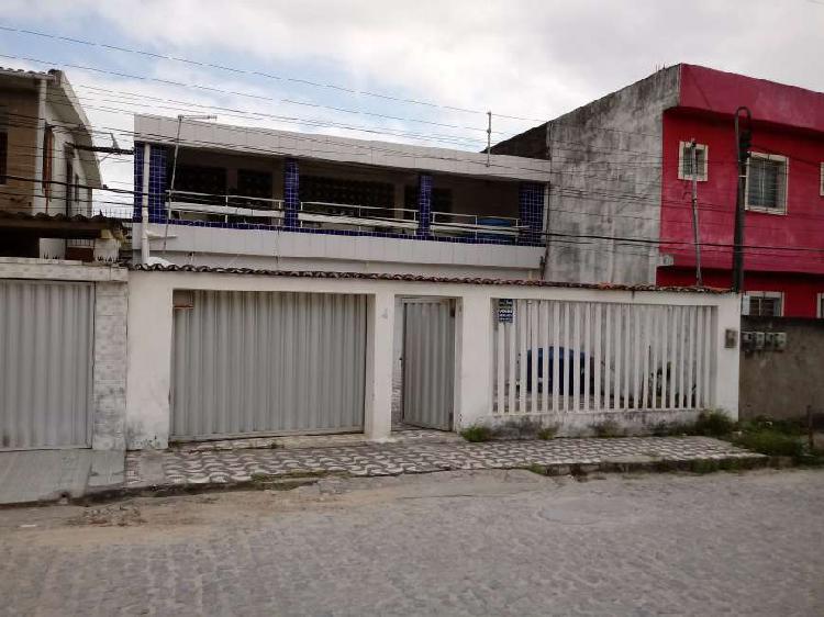 Casa para venda tem 130 metros quadrados com 3 quartos em