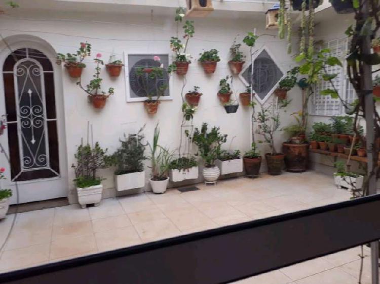Casa para venda tem 99 metros quadrados com 3 quartos em