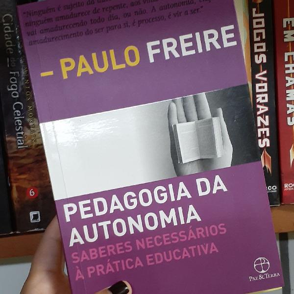Livros Paulo Freire + brinde