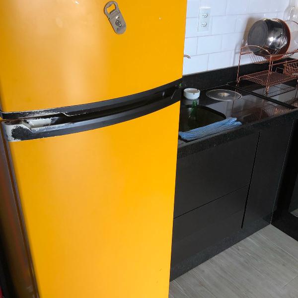 geladeira cônsul amarela envelopada