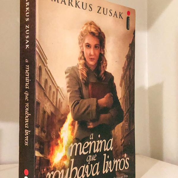 livro a menina que roubava livros de markus zusak