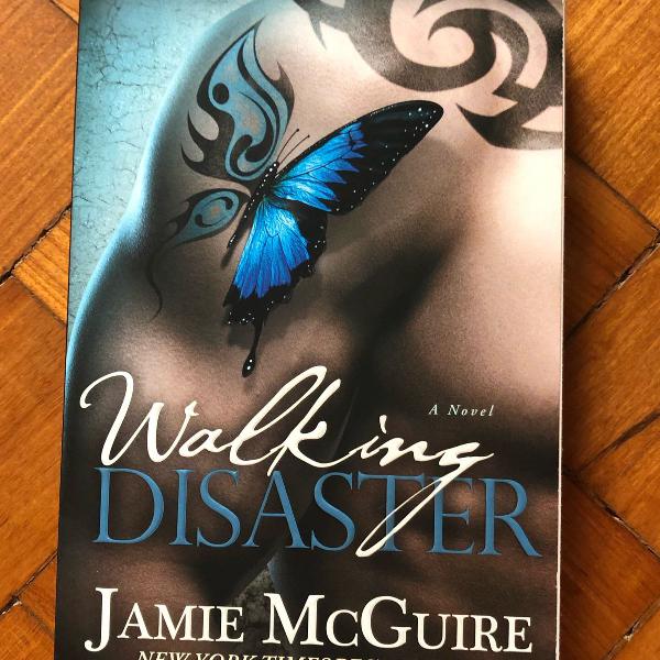 livro em inglês: walking disaster por jamie mcguire