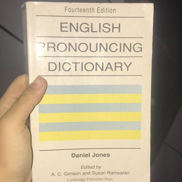 livro english pronouncing dictionary - daniel jones