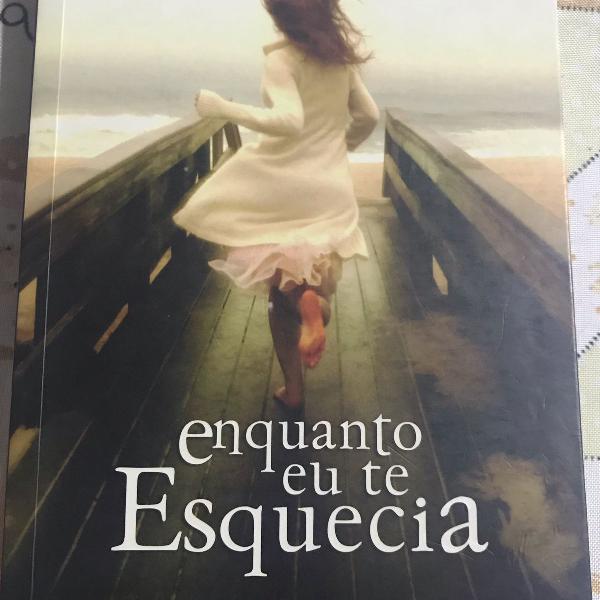 livro enquanto eu te esquecia