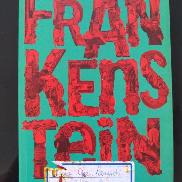 livro "frankenstein"