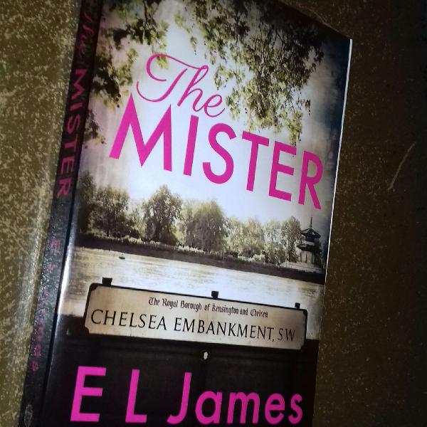 livro the mister- E L James, em inglês