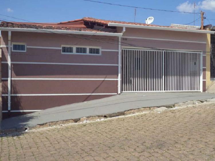 Casa na Vila Romão (terreno inteiro) excelente