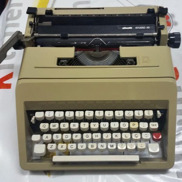Máquina de Escrever Olivetti