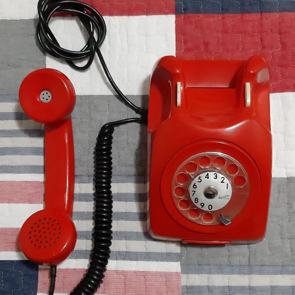 Telefone vintage vermelho