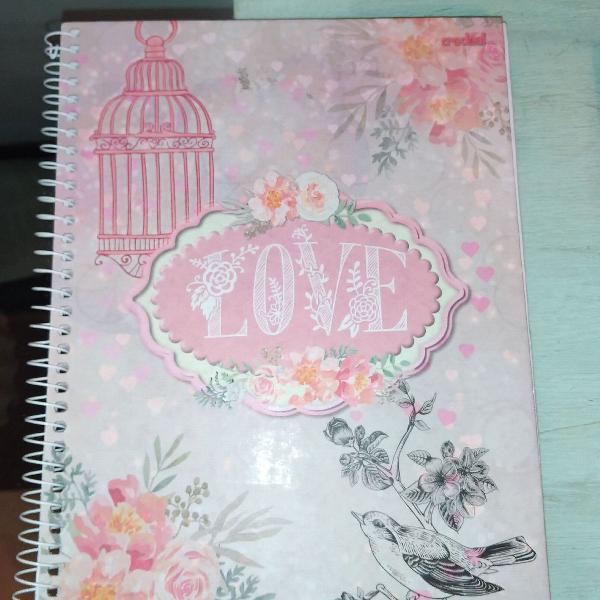 caderno LOVE