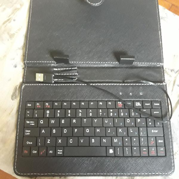 capa com teclado para tablet
