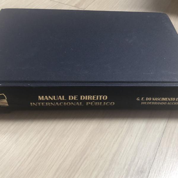 livro manual de direito internacional