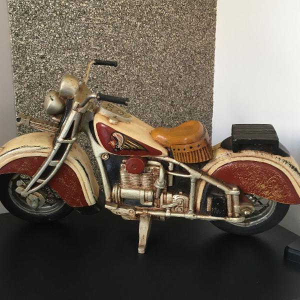 motocicleta de madeira