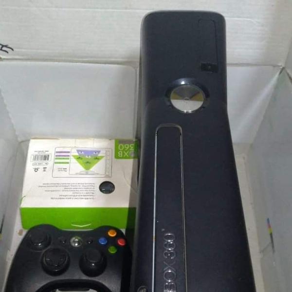 xbox 360 com kinect e 2 controles