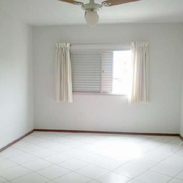 APARTAMENTO DE 1 DORMITÓRIO COM BANHEIRO, 1 VAGA