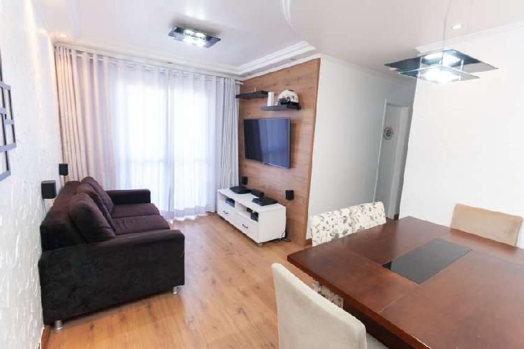 Apartamento com 3 dormitórios à venda, 68 m² por R$
