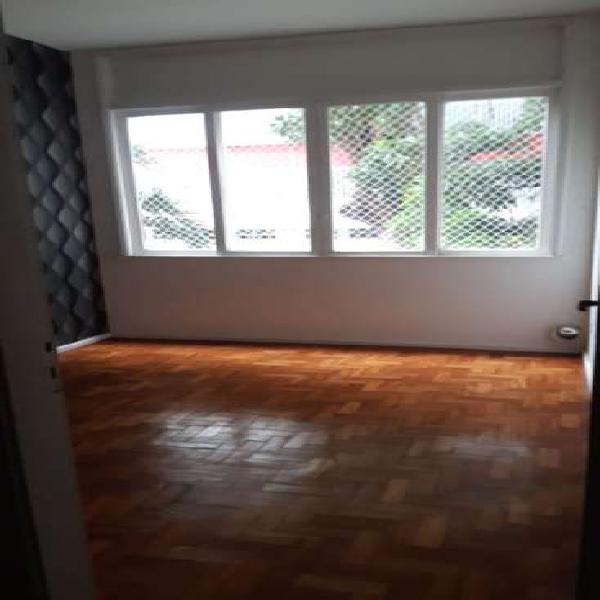 Apartamento para aluguel possui 80 metros quadrados com 2