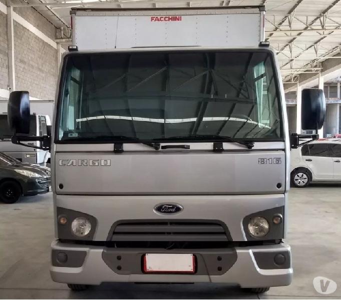 Caminhão Ford Cargo 816 2017