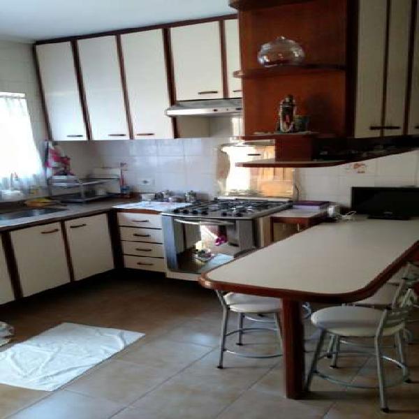 Casa para aluguel com 2 quartos em Centro - Diadema - São
