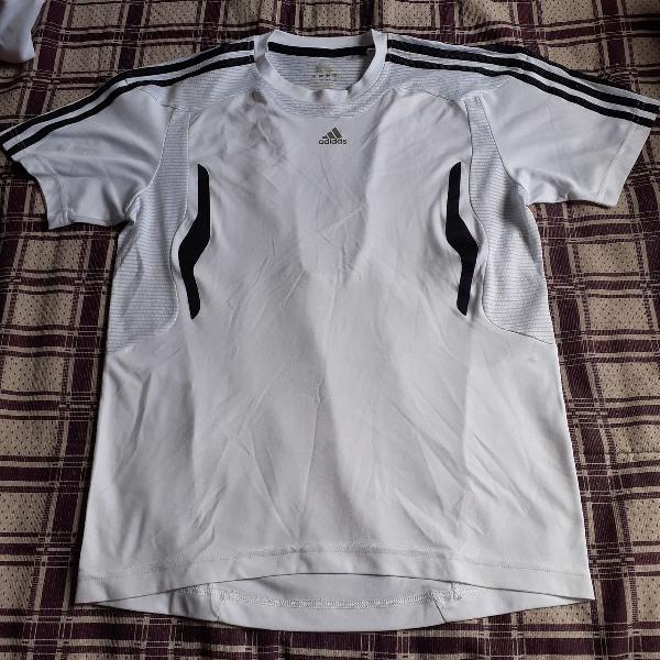 camiseta esportiva branca Adidas