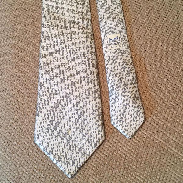 gravata hermes azul claro usada