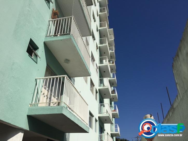 Apartamento em ótima localização.