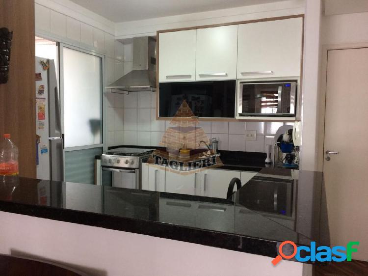 Apto com varanda gourmet. Vende porteira fechada