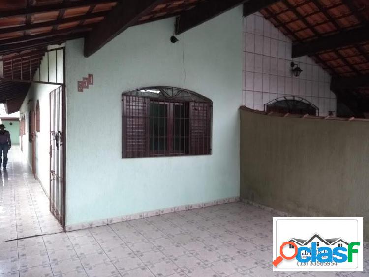 Excelente casa, em bairro nobre, com dois dormitórios e