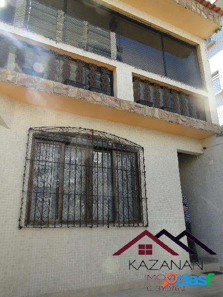 Sobrado triplex, 158m², 2 vagas; 4 dormitórios; Ponta da